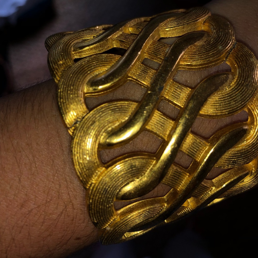 Gold bangle - Picture 4 of 4